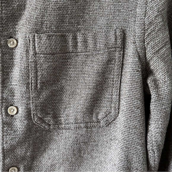 Button-Up Shirt - Picture 5 of 9